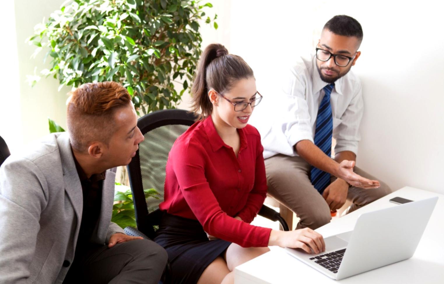 Sesión de formación sobre estrategias de liquidez en mercados financieros